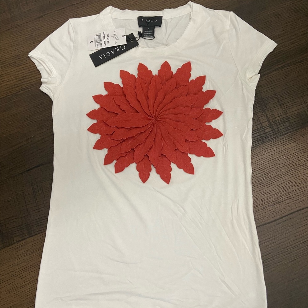 GRACIA Tee / Size: Small / Color: White & Rust - Picture 2 of 6